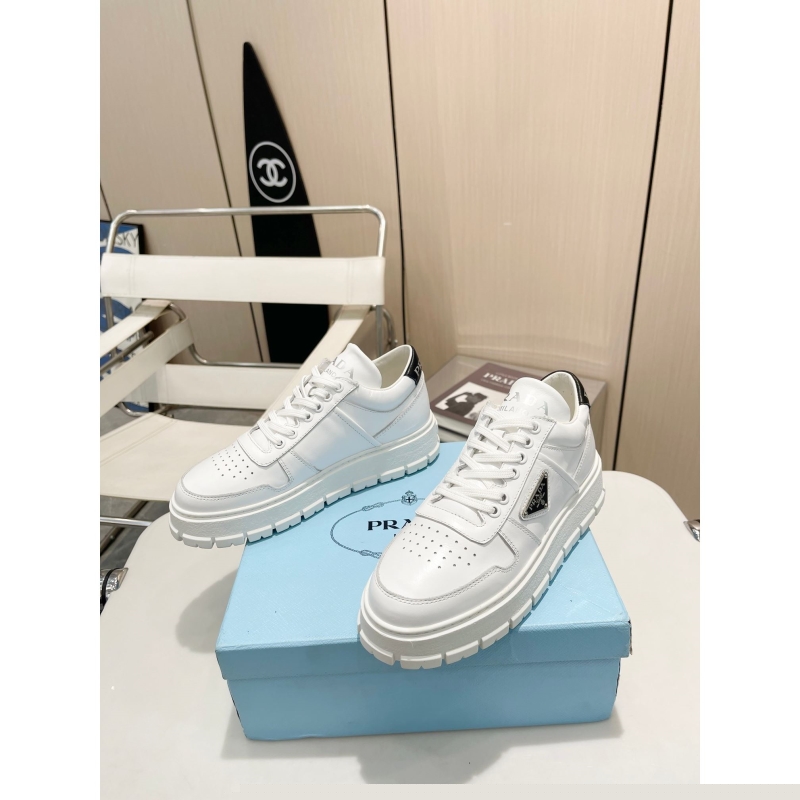 Pra*a casual shoes